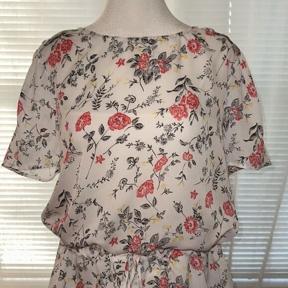 Liz Claiborne L Crewneck Short Sleeve Sheer Floral Peplum Tie Waist Blouse - Picture 3 of 12